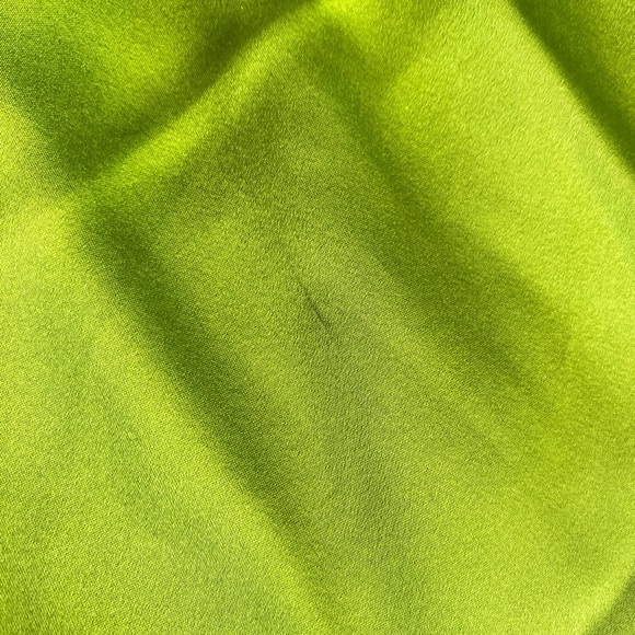 Flawed NWT SER.O.YA Silk MIDI Slip Dress, color yellow/green, Size Medium.
8050 - Picture 9 of 10